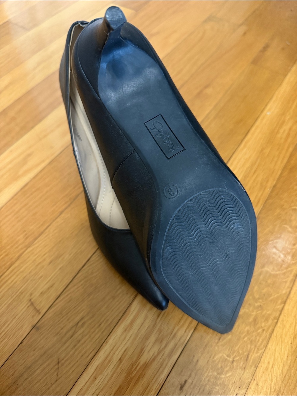 Jaclyn Smith Black Pointed-Toe Pumps - Picture 5 of 5